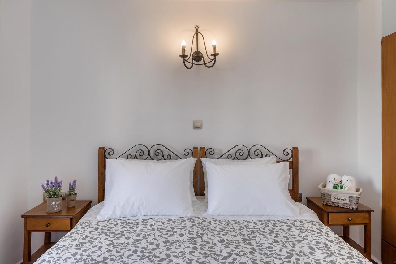 Iliada Hotel แอร์มูโปลี ภายนอก รูปภาพ