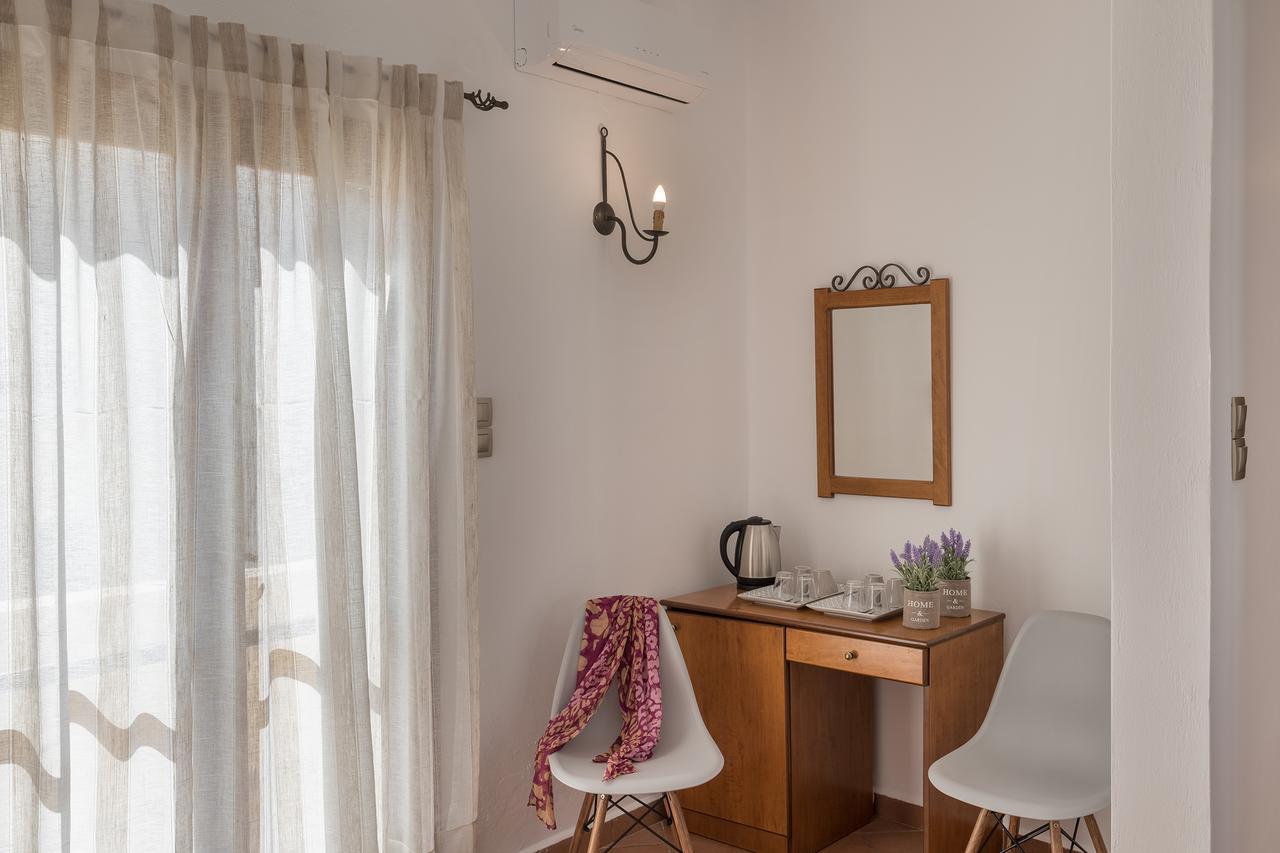 Iliada Hotel แอร์มูโปลี ภายนอก รูปภาพ